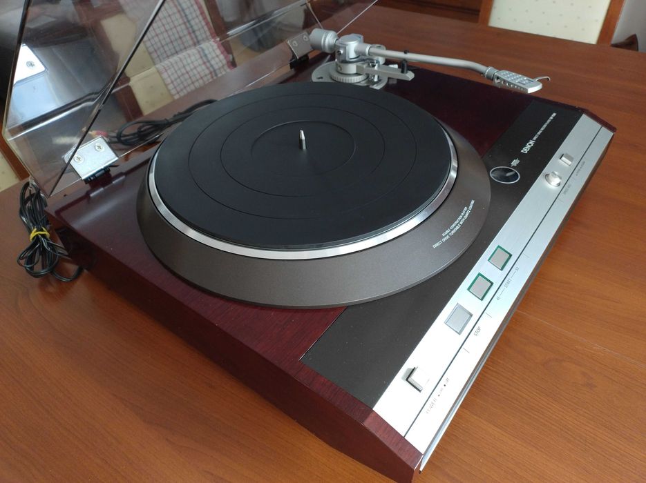 Gramofon Denon DP-70M