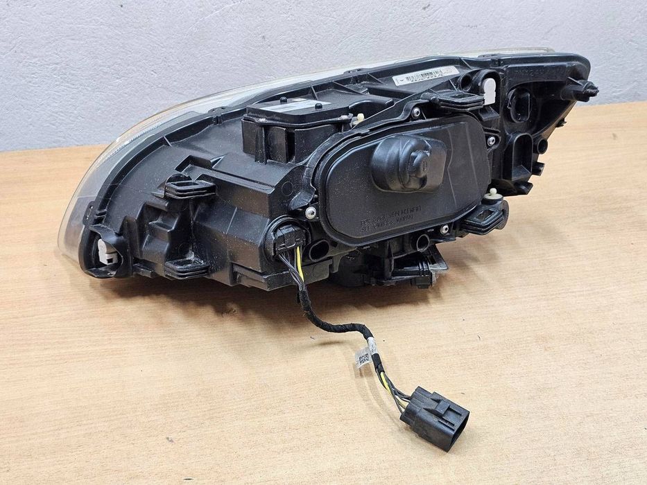 reflektor prawy xenon dbl volvo v60 s60 2013-2017 31420256 anglik uk