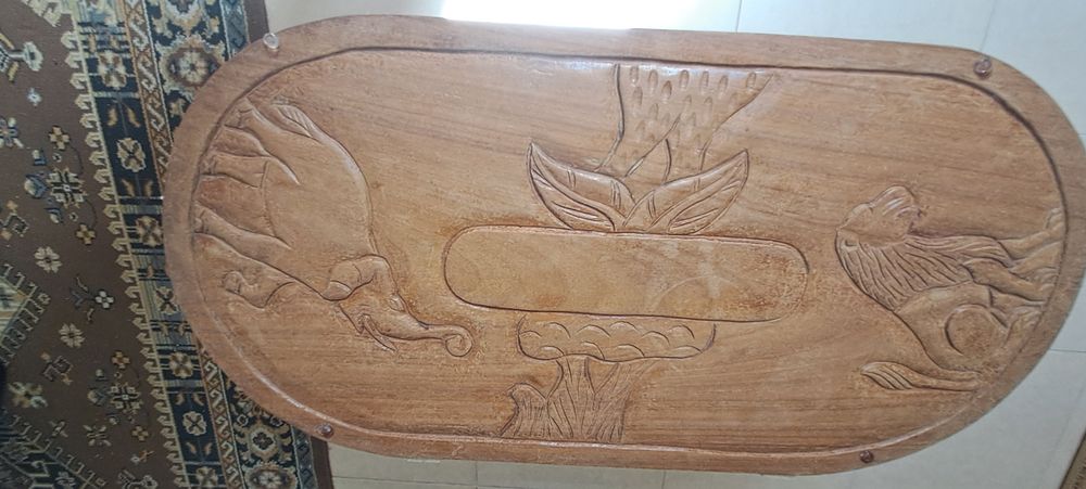 Mesa de centro em madeira esculpida africana