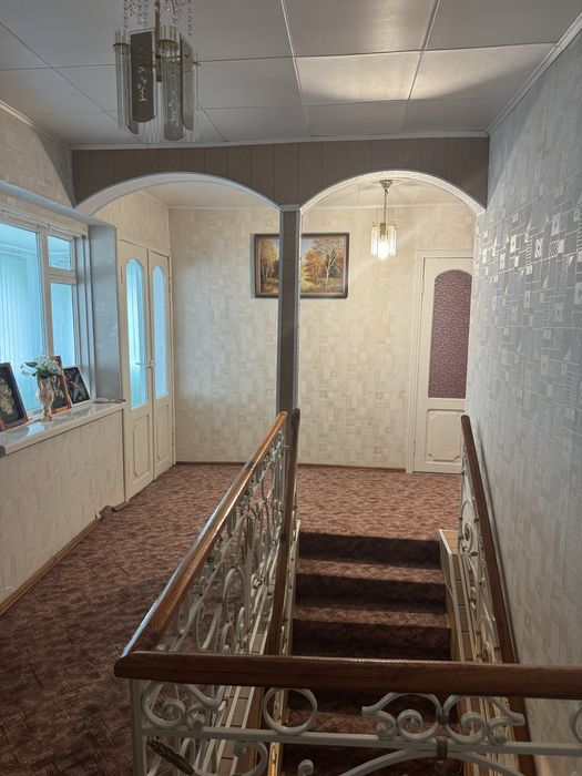 Продам будинок поруч з центром