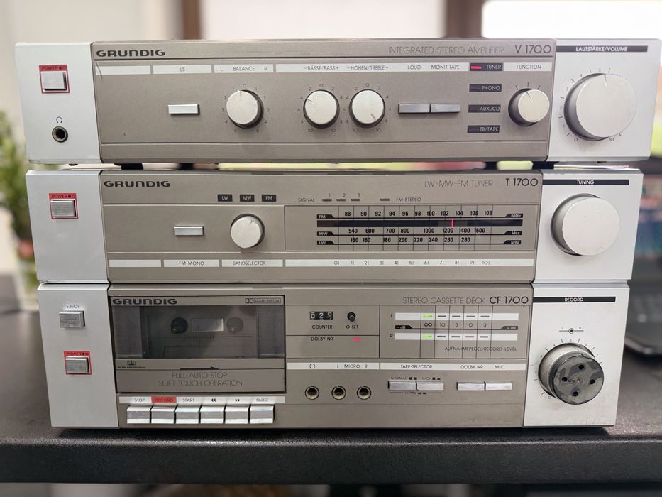 Grundig V 1700, T1700, CF 1700