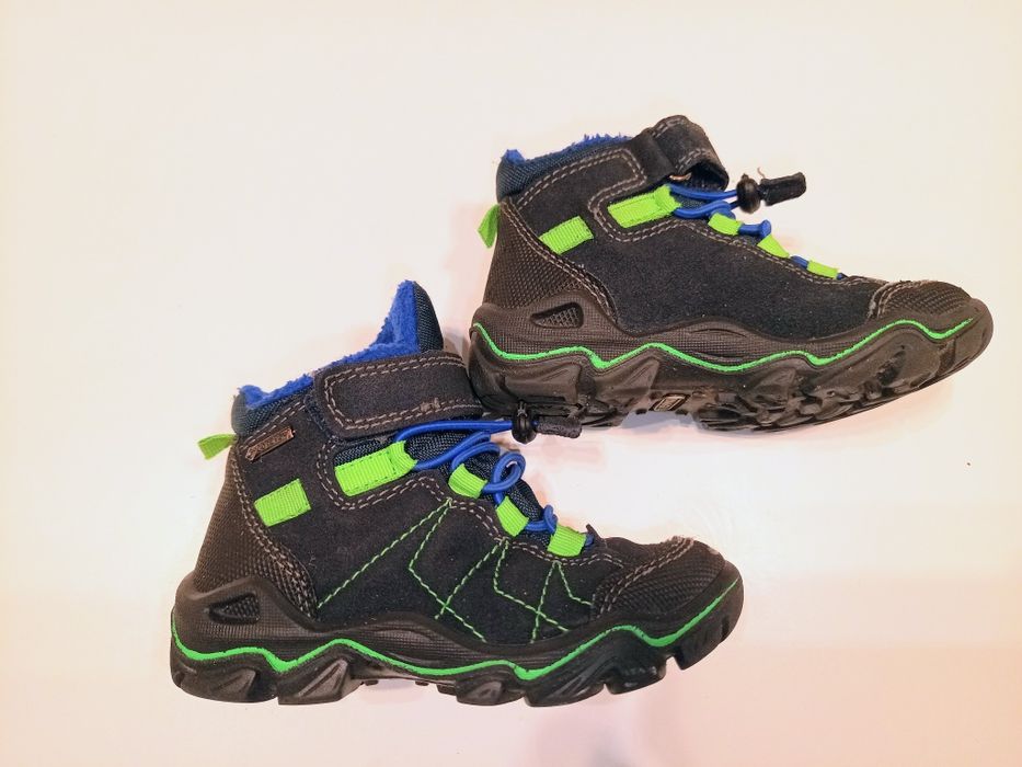 Buty trekkingowe marki Primigi, rozmiar 25