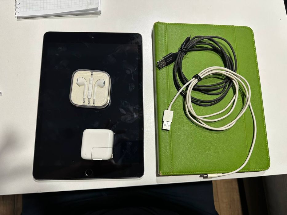 Apple Ipad 7 128GB Wi-FI (+ чохол)