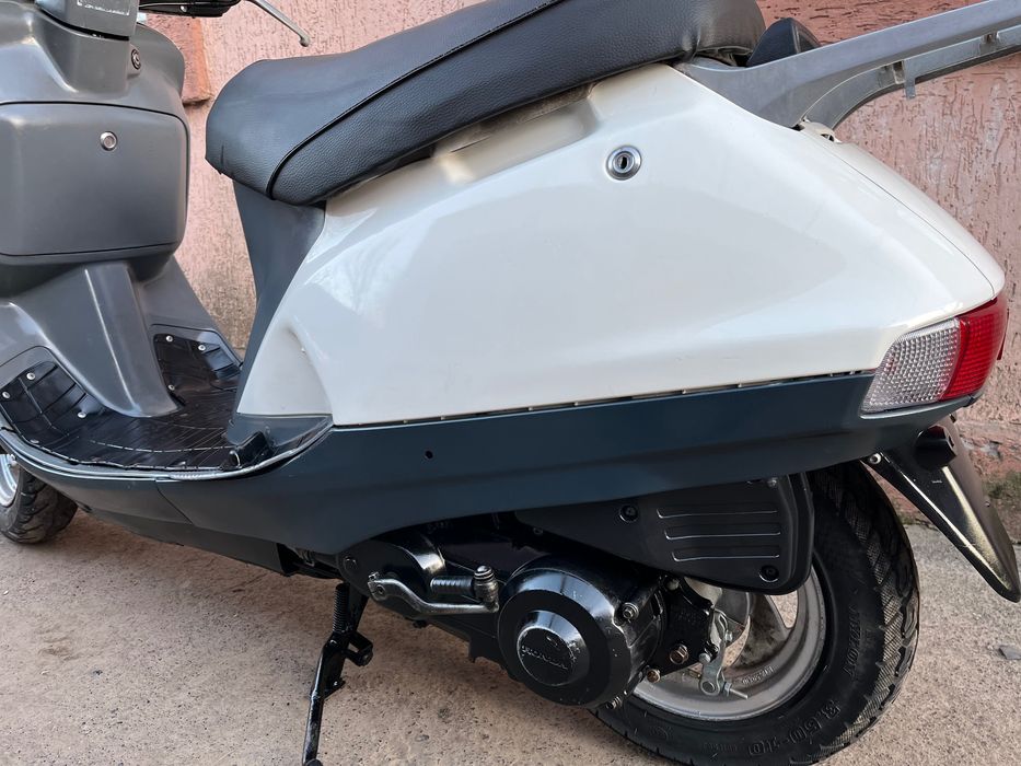 Скутер HONDA LEAD AF-20 90cc в Отличном Состоянии Без Пробега По Украине