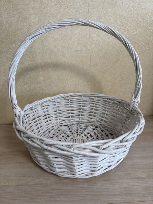 Великий кошик , корзина плетена з лози