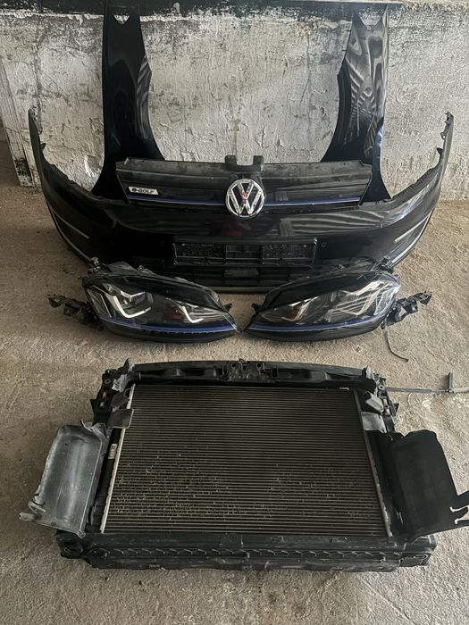 Телевізор фара крило бампер решітка радіатор VW E-Golf цвет LH5X