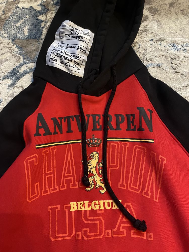 Vetements antwerpen champion hoodie 2 800 Olx