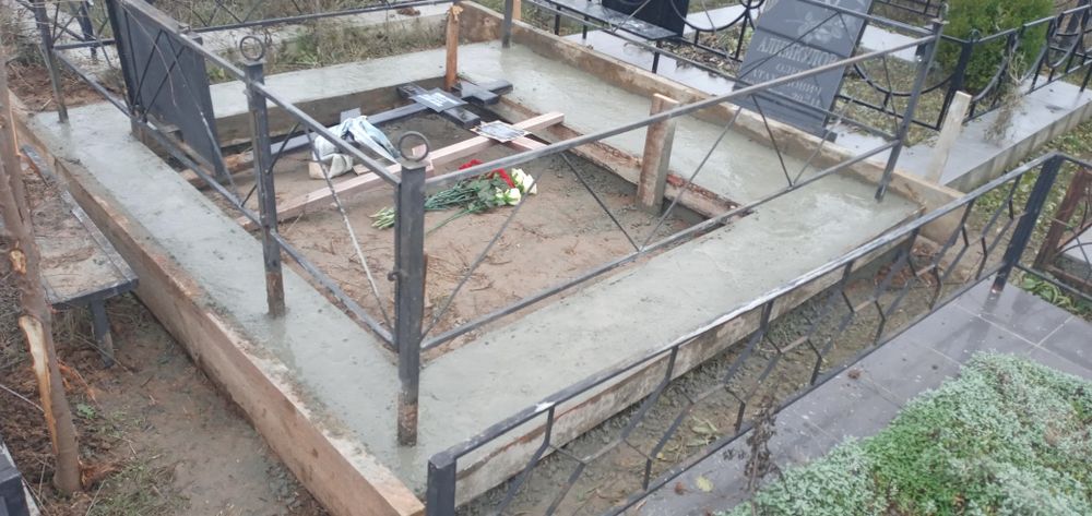 Заливка Бетонок на Кладбище