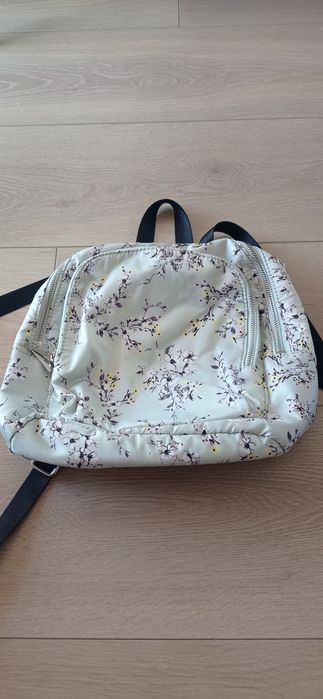Plecak Bershka pastelowy