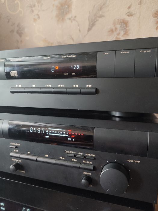 Сиди проигрыватель harman kardоn HD7400.