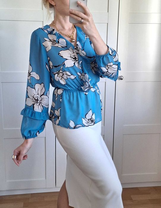 Calvin Klein Nowa Niebieska Bluzka w Kwiaty S