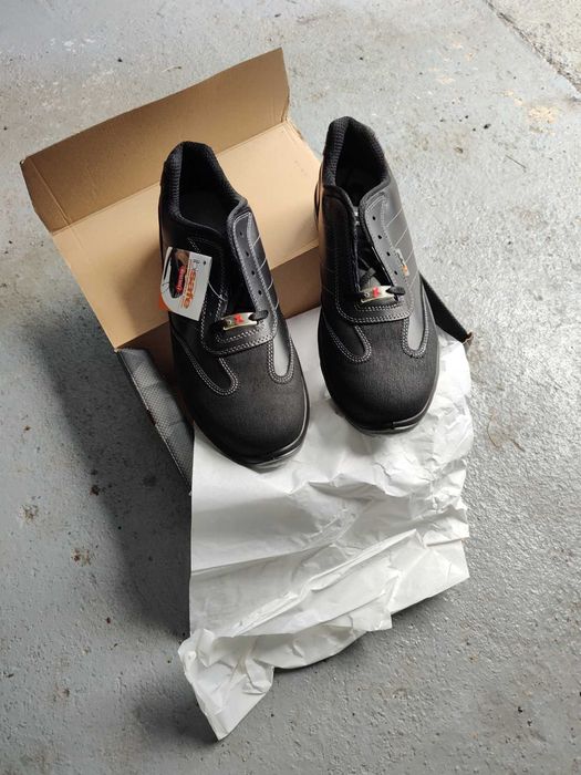 Nowe buty robocze Exena PARIDE S3 SRC r. 46