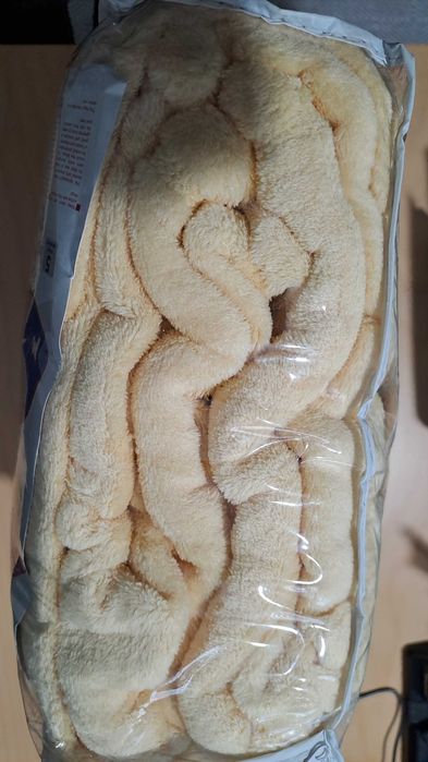 Manta com mangas e capucho