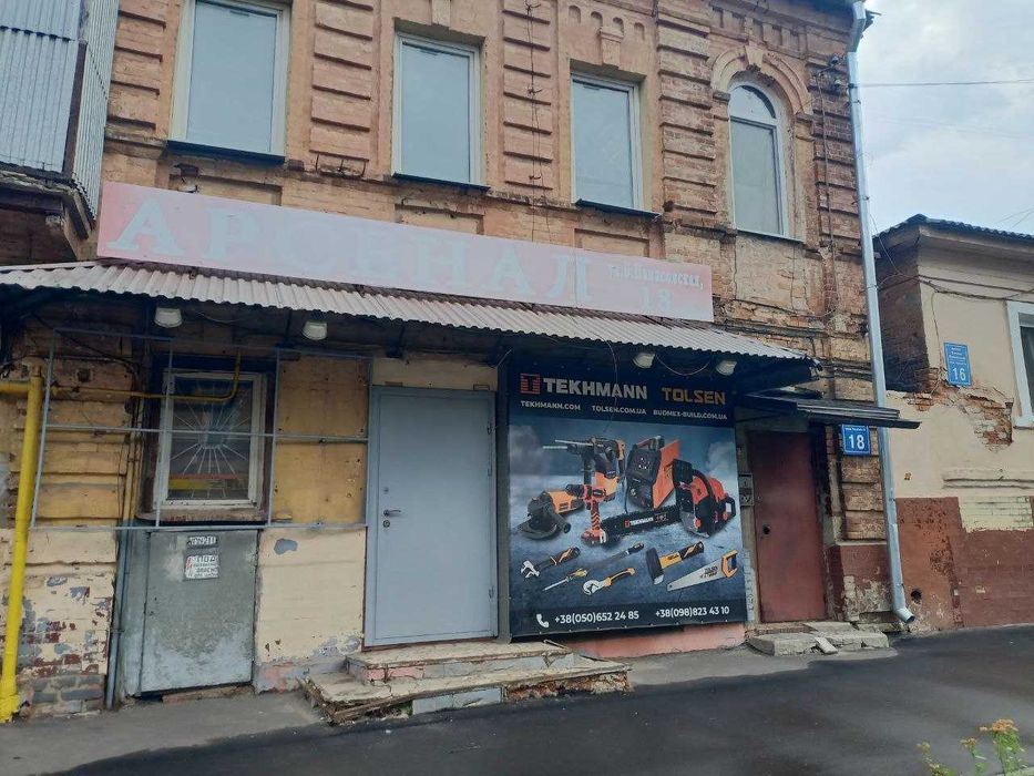 Под офис или магазин н/ф возле метро Центральный рынок. Отдельный вход
