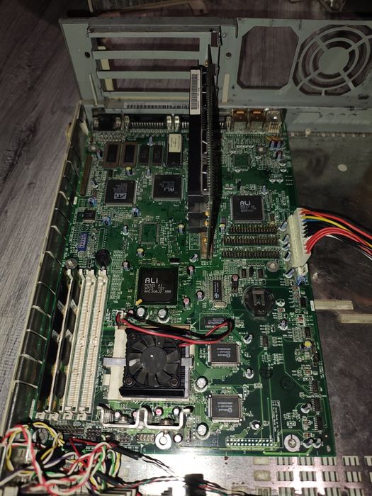 Комп'ютер Acer на Pentium 1