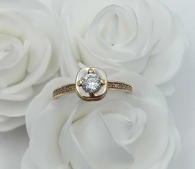 Złoty pierścionek rozmiar 16 próba 585 Cyrkonie/ Fajne Okazje