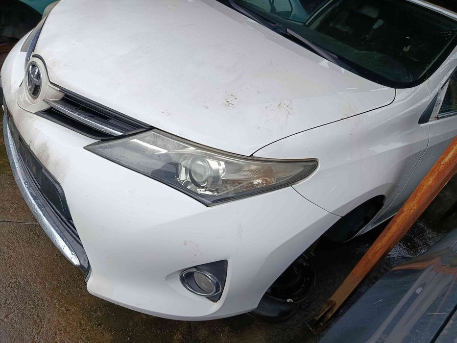 Frente completa TOYOTA Auris Hatchback (_E18_)