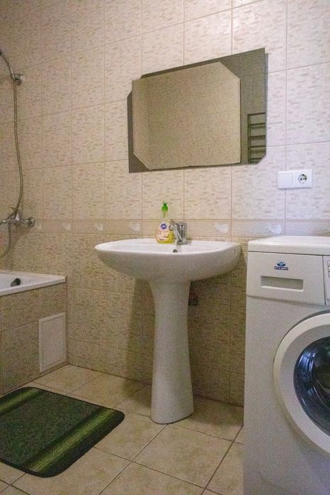 Подобово,погодинно затишна квартира центрі міста поруч військова части