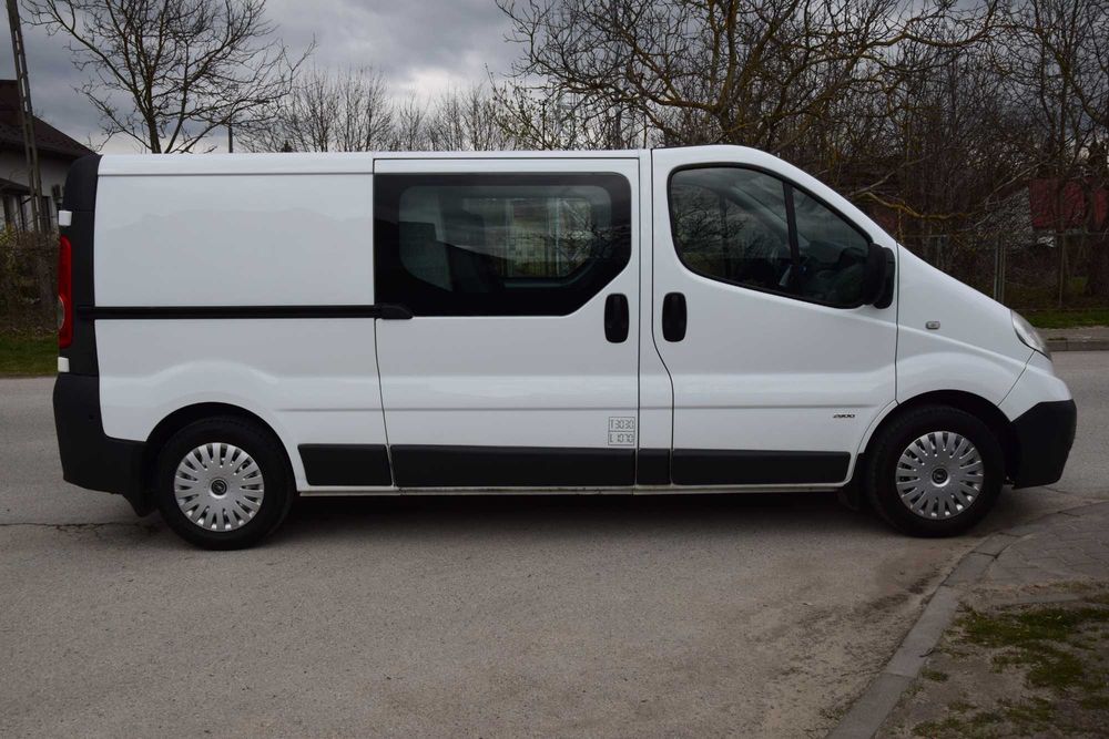 Opel Vivaro 2.0 DTI 115KM Euro.5 Holenderka Long Klima 6-os Trafic