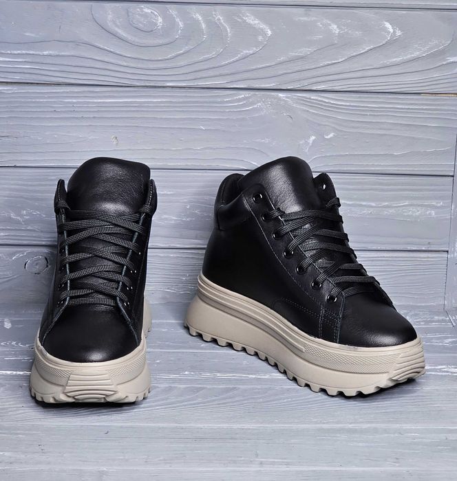 Женские кожаные зимние черные бежевые ботики / кроссовки на платформе!