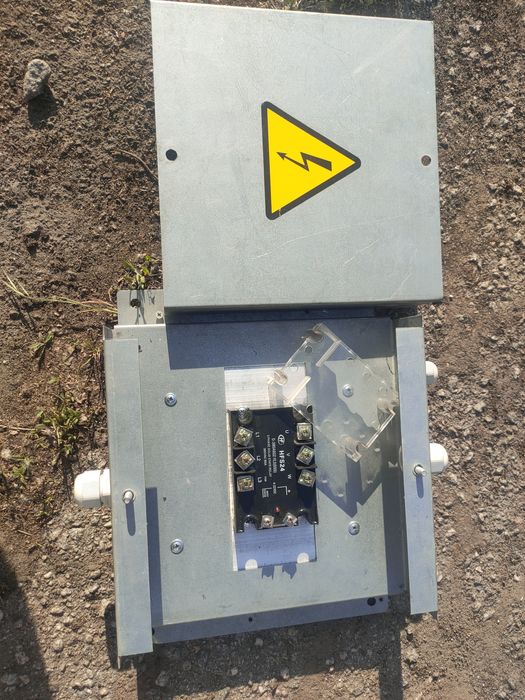 Твердотільне реле HFS24 60A в корпусі