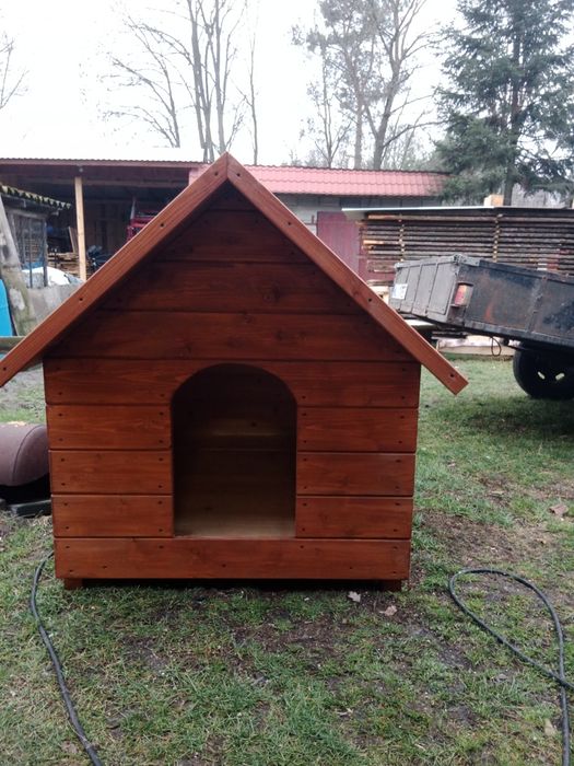 Buda dla psa drewniana