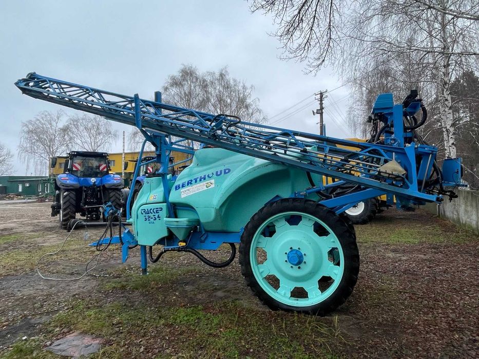 Tracker 3200 DPA, 28м, 7 секций