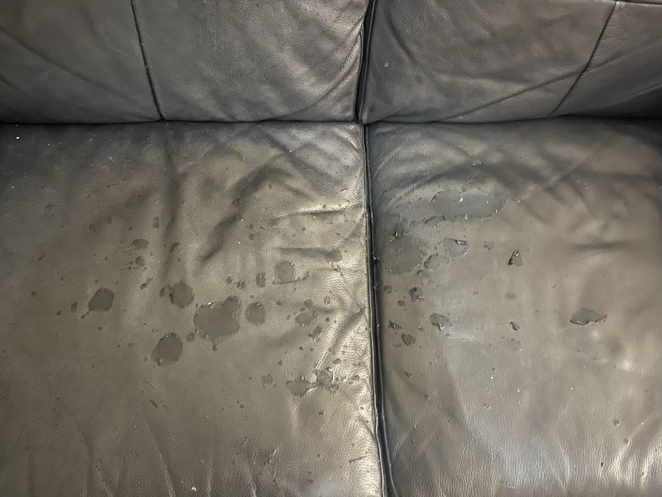 Sofá em couro 3 lugares