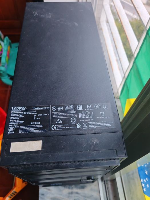 Thinkserver TS150  Intel Xeon E3-1245 v6 @ 3.70GHZ x8 + 64gb ram