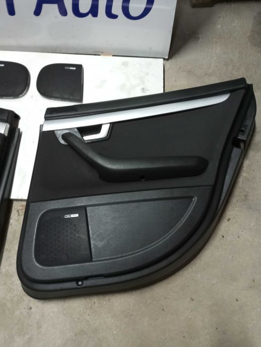 Par de Quartelas Traseiras Audi A4 B7 (2004-2008)