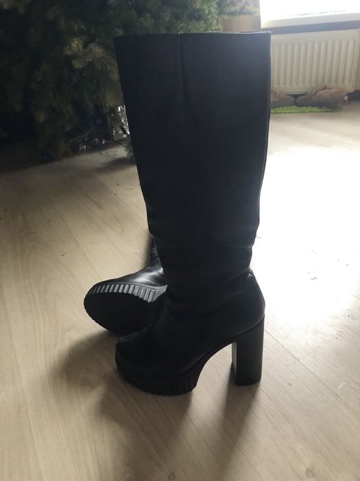 Продам шкіряні чоботи