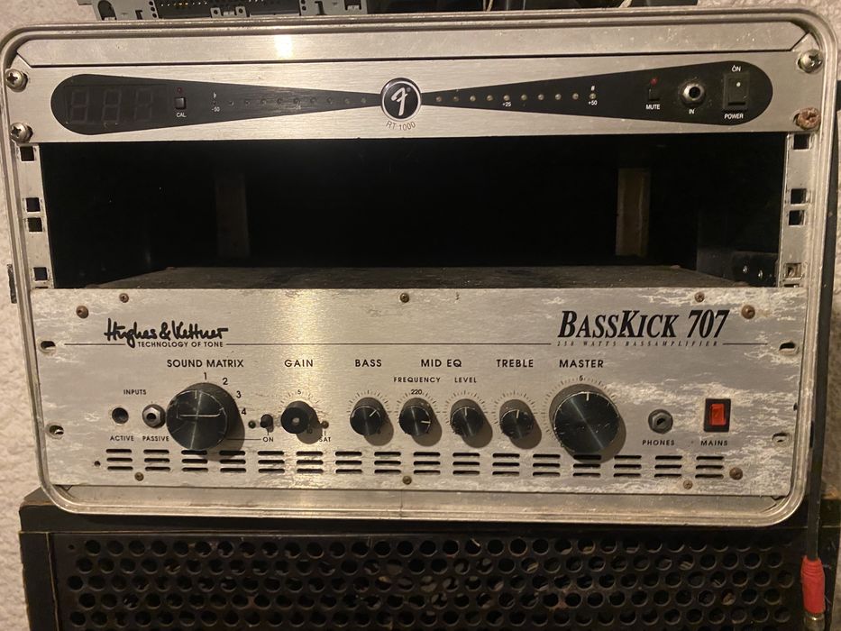 Amplificador baixo hughes & kettner basskik 707
