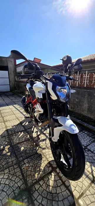 Moto Benelli 125