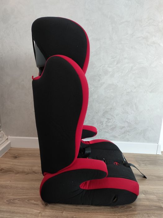 Автокрісло для дитини від 1 року