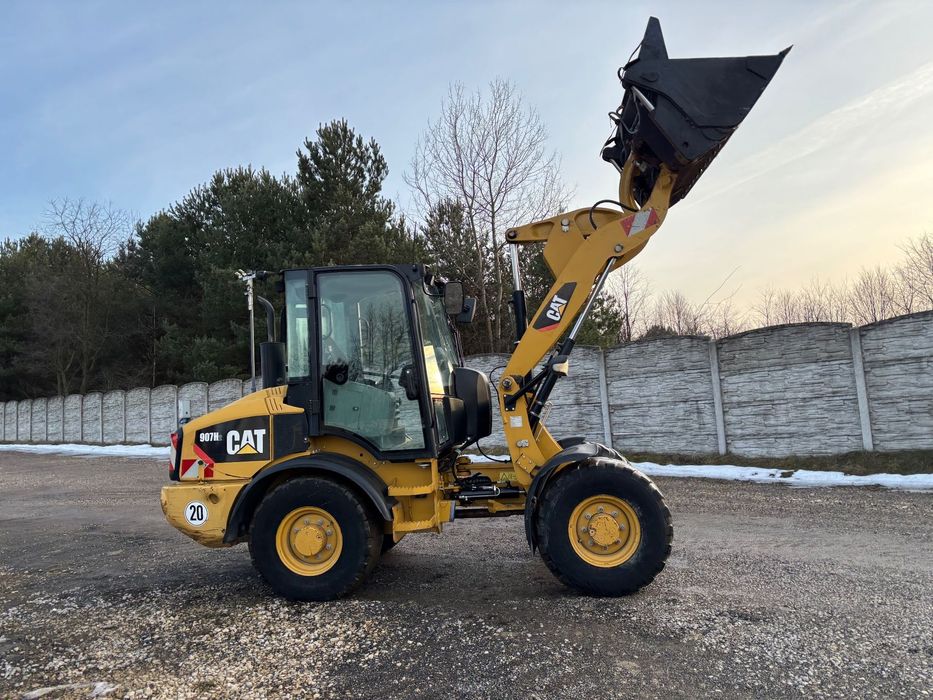 Caterpillar 907H2 rok 2013 4x4 szczeka dzielona  Mala ladowarka cat 907H2 13r rekin, szybkozlacze import UE
