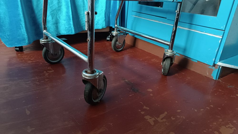 Инвалидное кресло с унитазом