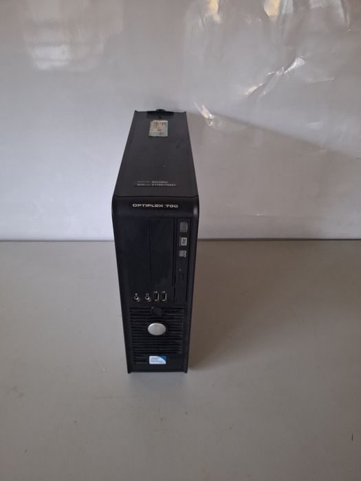 Komputer stacjonarny DELL plus kabel internetowy