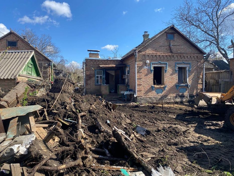 Демонтаж під ключ Кропивницький. Знесення будівель, демонтаж фундаменту, бетону, покрівлі. Розчищення ділянки. Вивіз будівельного сміття