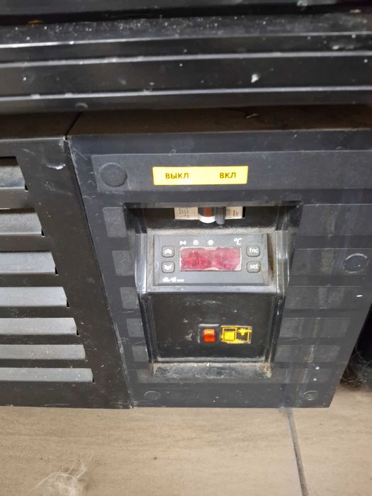 Холодильна шафа вітрина Nord