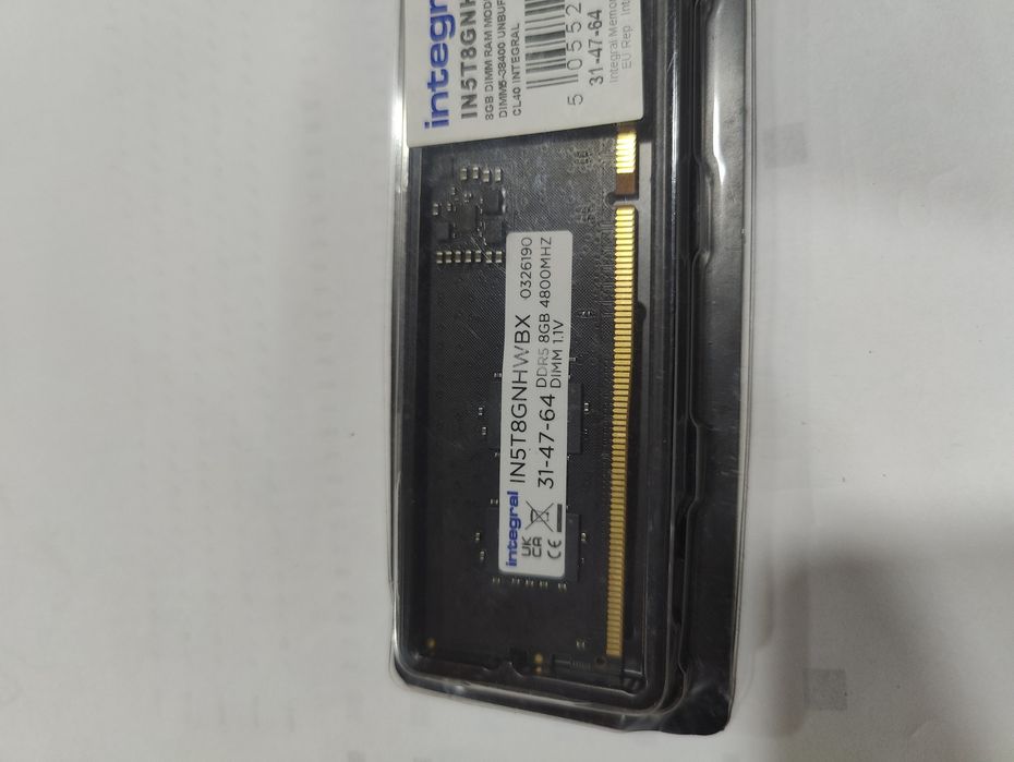 Memória DDR5 de 8GB 4800Mhz

- Velocidade de 4800MHz.
- Voltagem de 1.1V.
- Não-ECC, Unbuffered.
- Latência CL40.