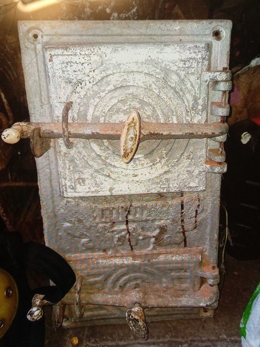 Продам горохівські дверцята