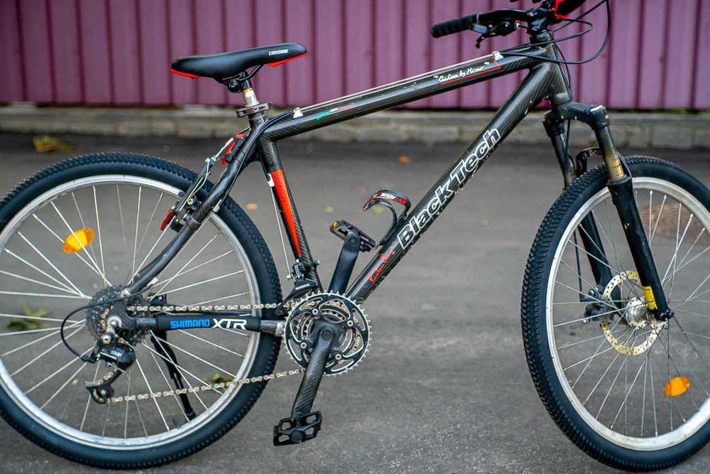 Карбонова рама BlackTech Carbon, Італія