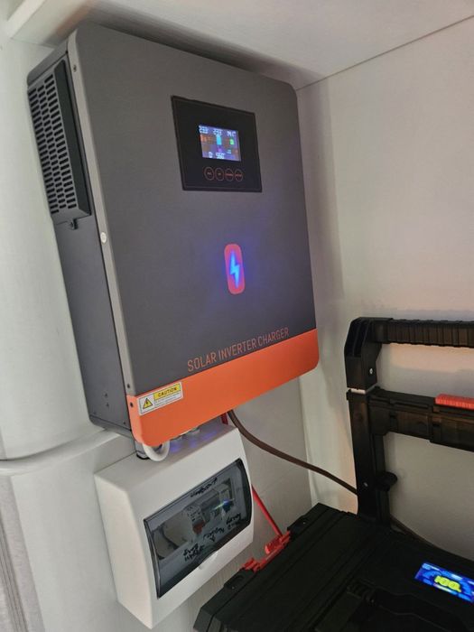 Установка солнечных,гибридных инверторов,систем бесперебойного питания