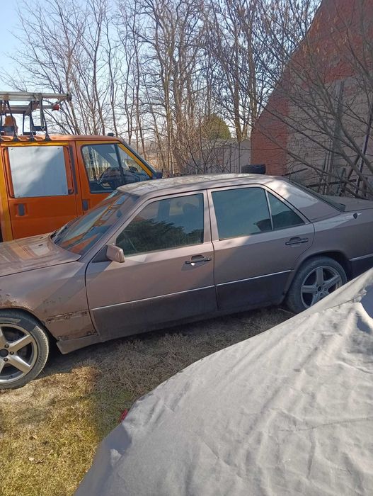 Samochód Mercedes