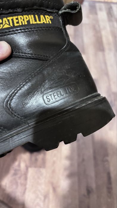 Бутси Caterpillar