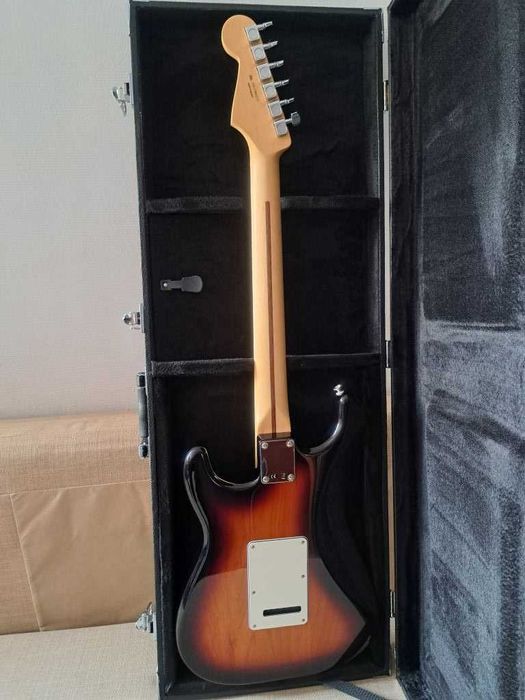 Gitara elektryczna Fender Standard Stratocaster, futerał Rocktile NOWE