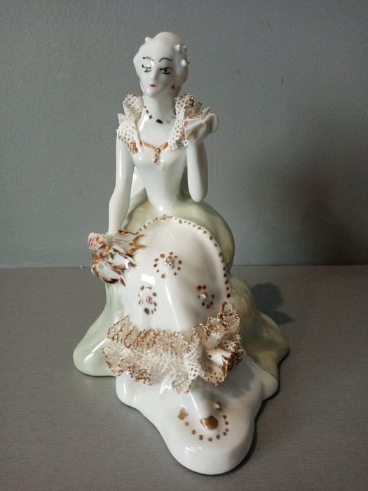 Porcelanowa figurka dama Imperial