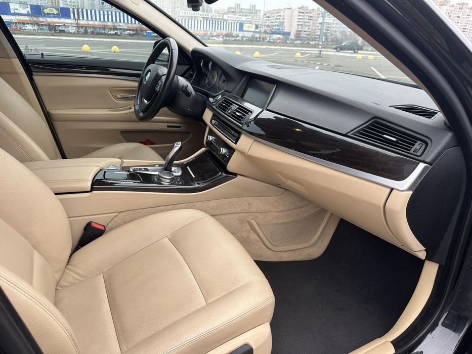 BMW F10 535i 2014 рік