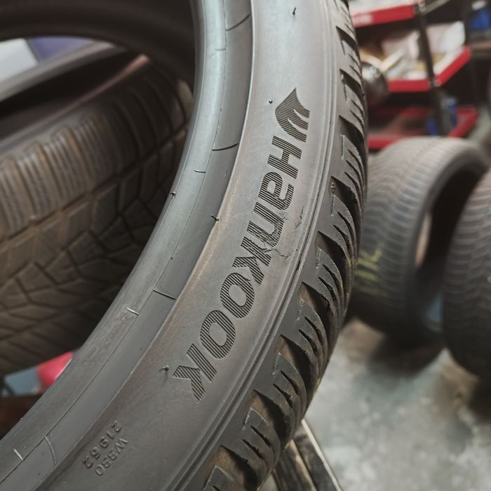 225/40/18 XL Sprzedam komplet opon zimowych Hankook