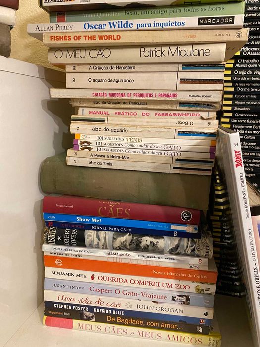 Muitos livros de animais, preço por livro, portes grátis.